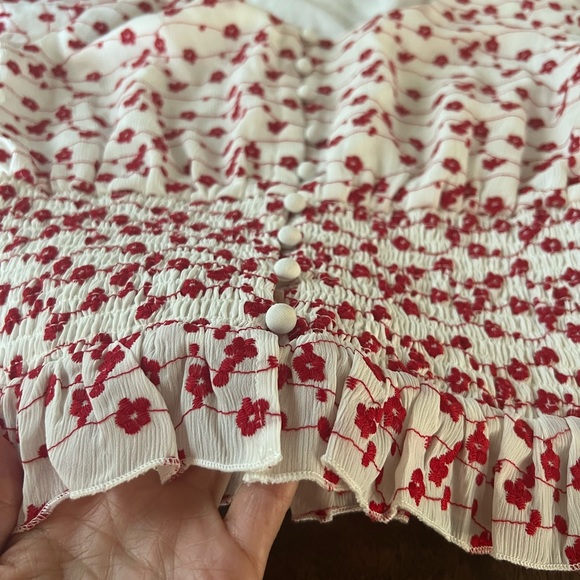 Code Mode Embroidered Crop Top - Picture 4 of 10